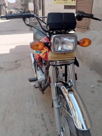 Honda 125 2026 model new condition Whatsapp 03061269353
