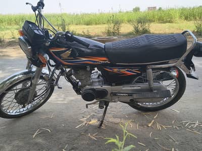 Honda CG 125 – good Condition moqy pr kami peshii kr dy gye