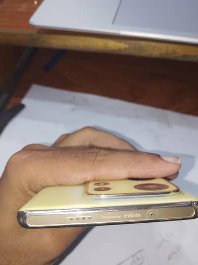 Infinix Zero 30