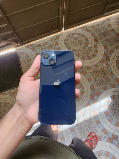 Apple iPhone 13