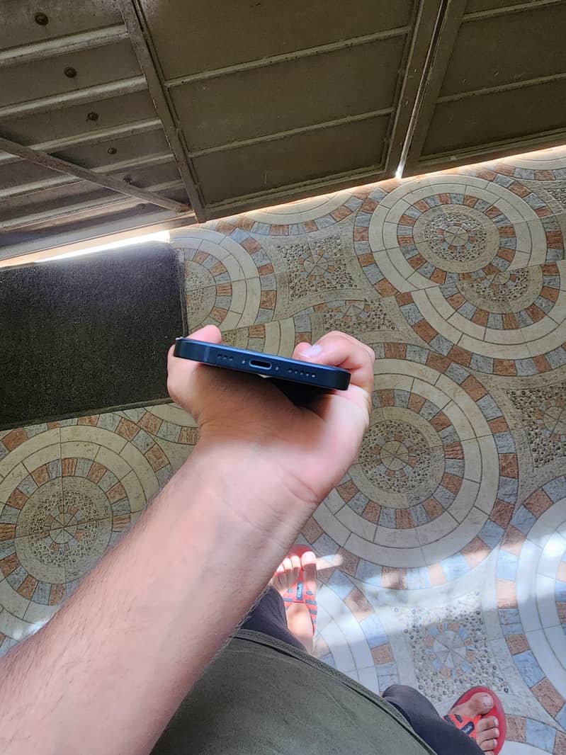 Apple iPhone 13 1