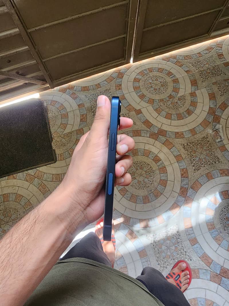 Apple iPhone 13 3
