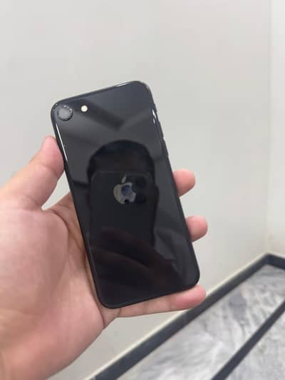 Apple iPhone SE