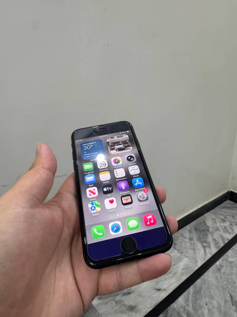 Apple iPhone SE 3