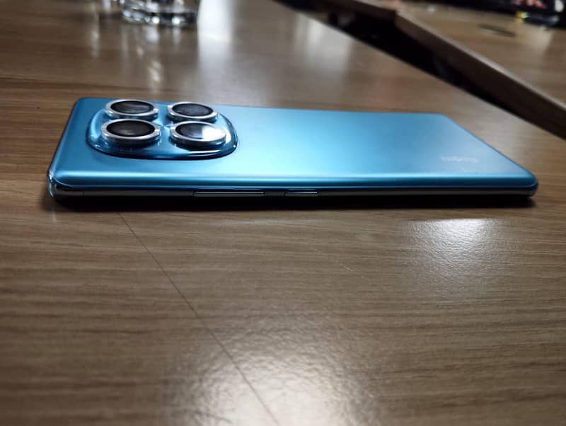 Xiaomi Redmi Note 14 Pro 3