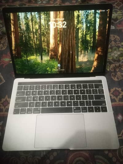 Apple MacBook pro Laptop