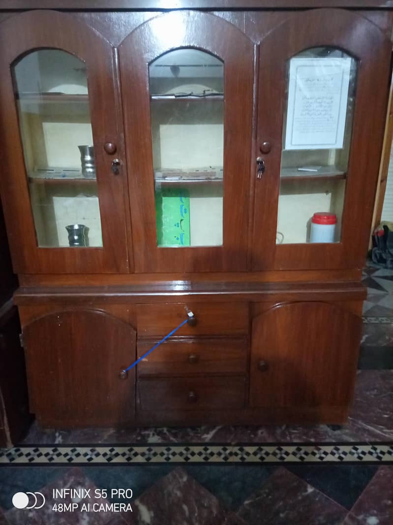 showcase and dressing 1