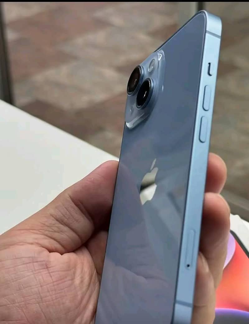 Apple iPhone 14 3