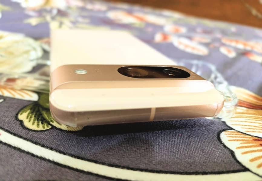 Google Pixel 8 4