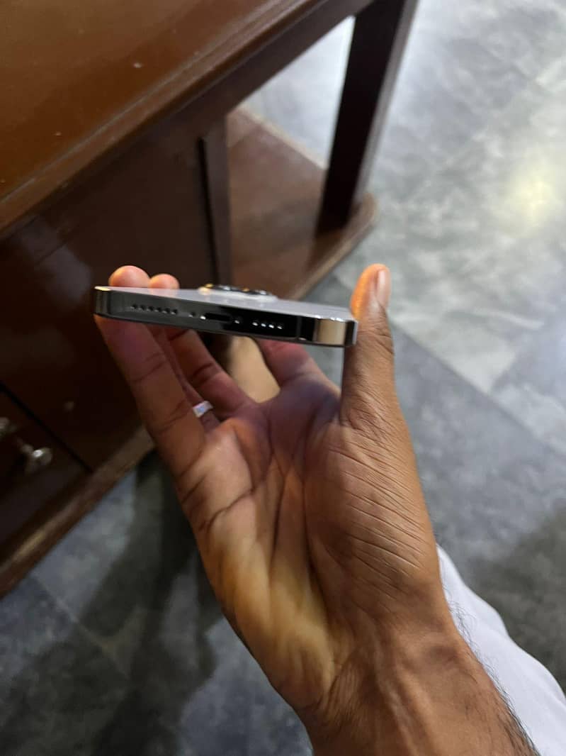 Apple iPhone 13 Pro Max 5