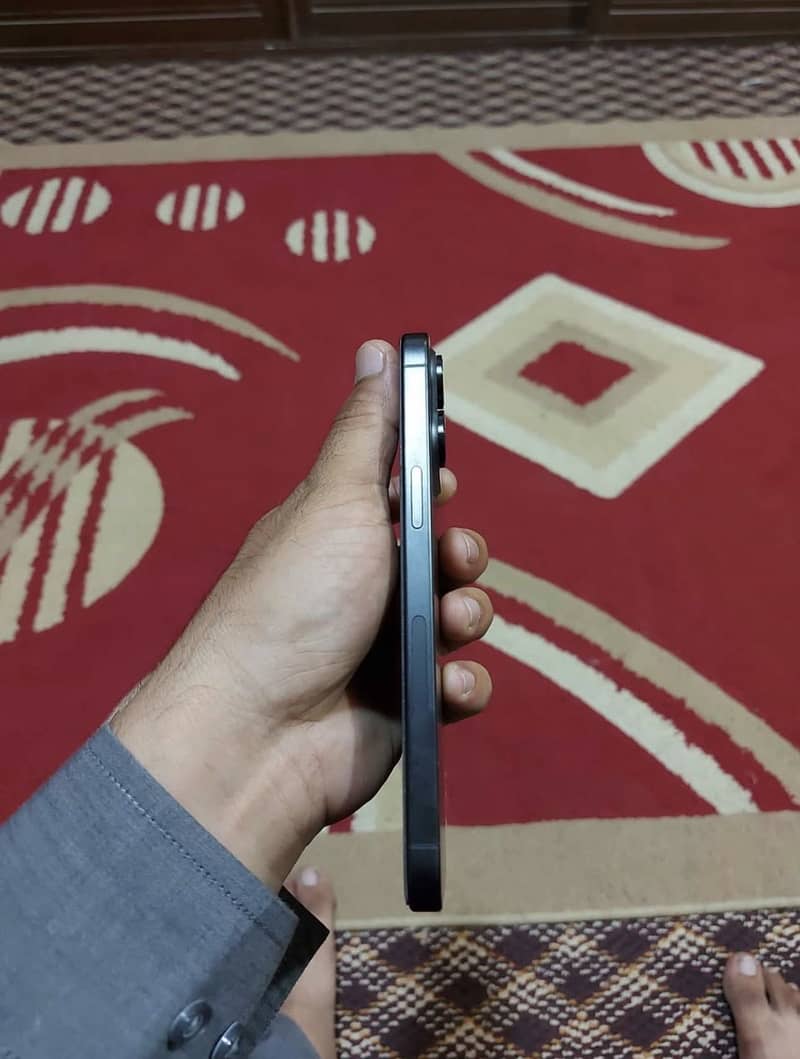 Apple iPhone 15 Pro Max 1