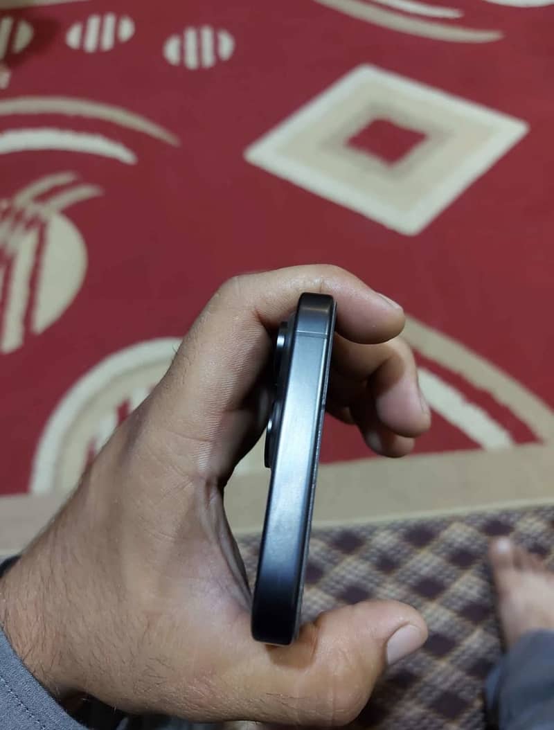 Apple iPhone 15 Pro Max 5