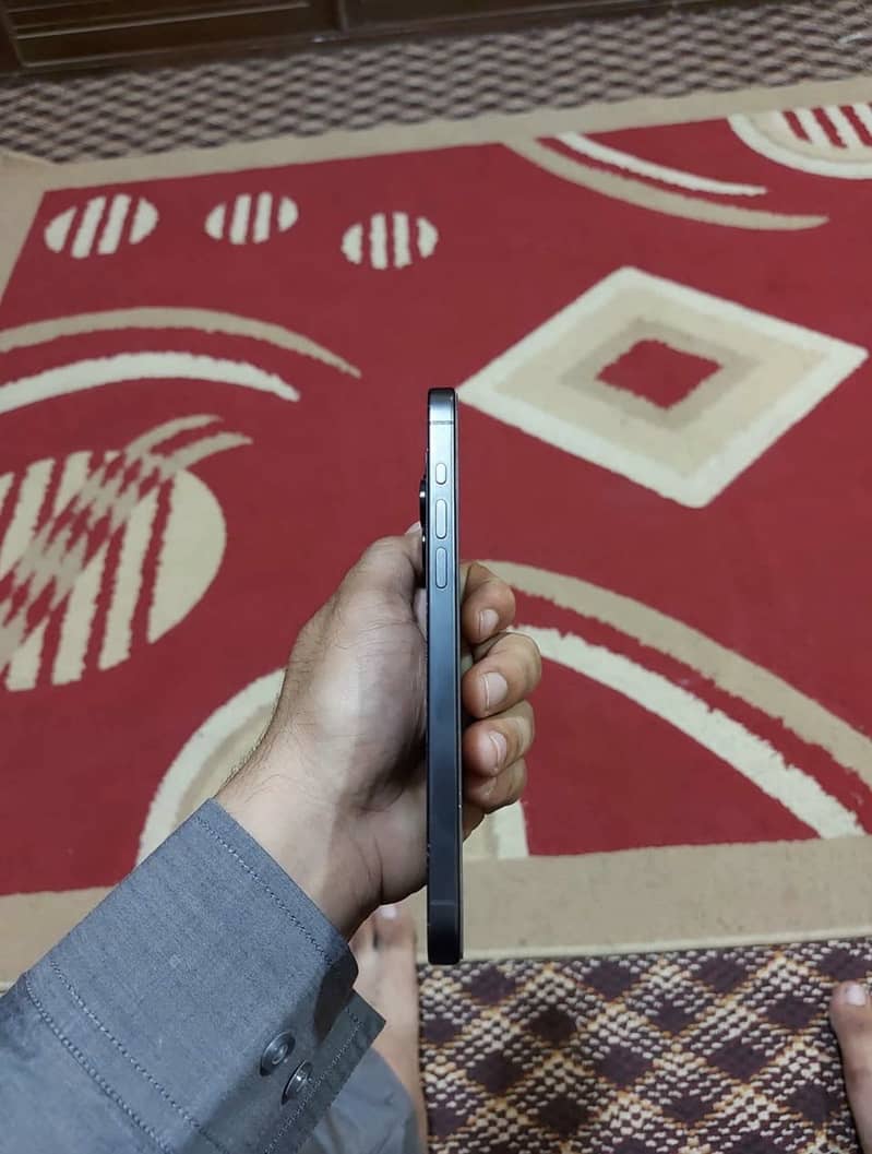 Apple iPhone 15 Pro Max 7
