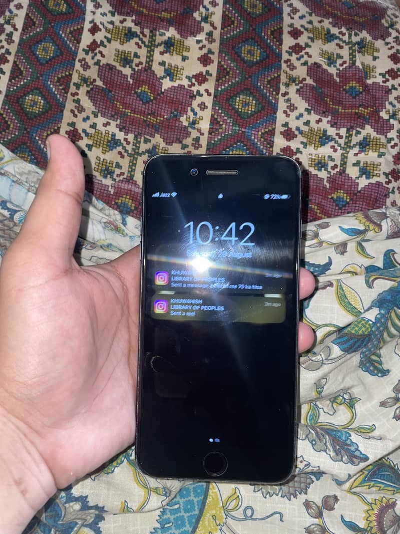 Apple iPhone 7 Plus 0