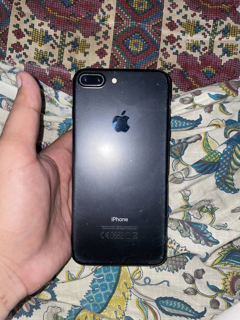 Apple iPhone 7 Plus 2