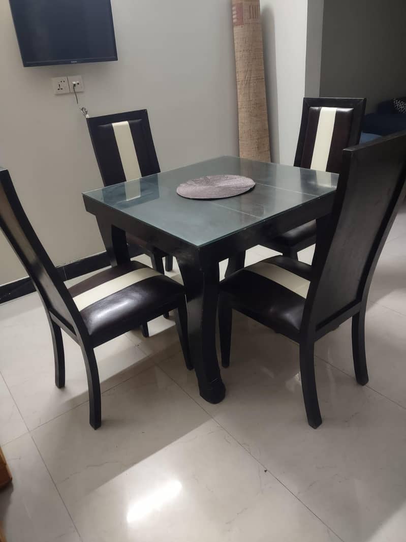 dinning table 0