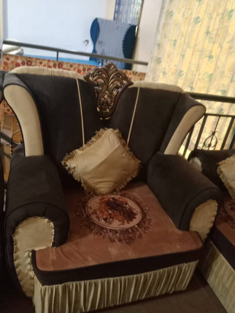 Sofa set 0