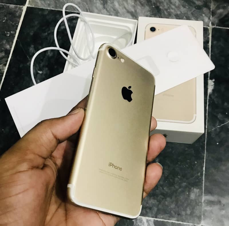 Apple iPhone 7 1
