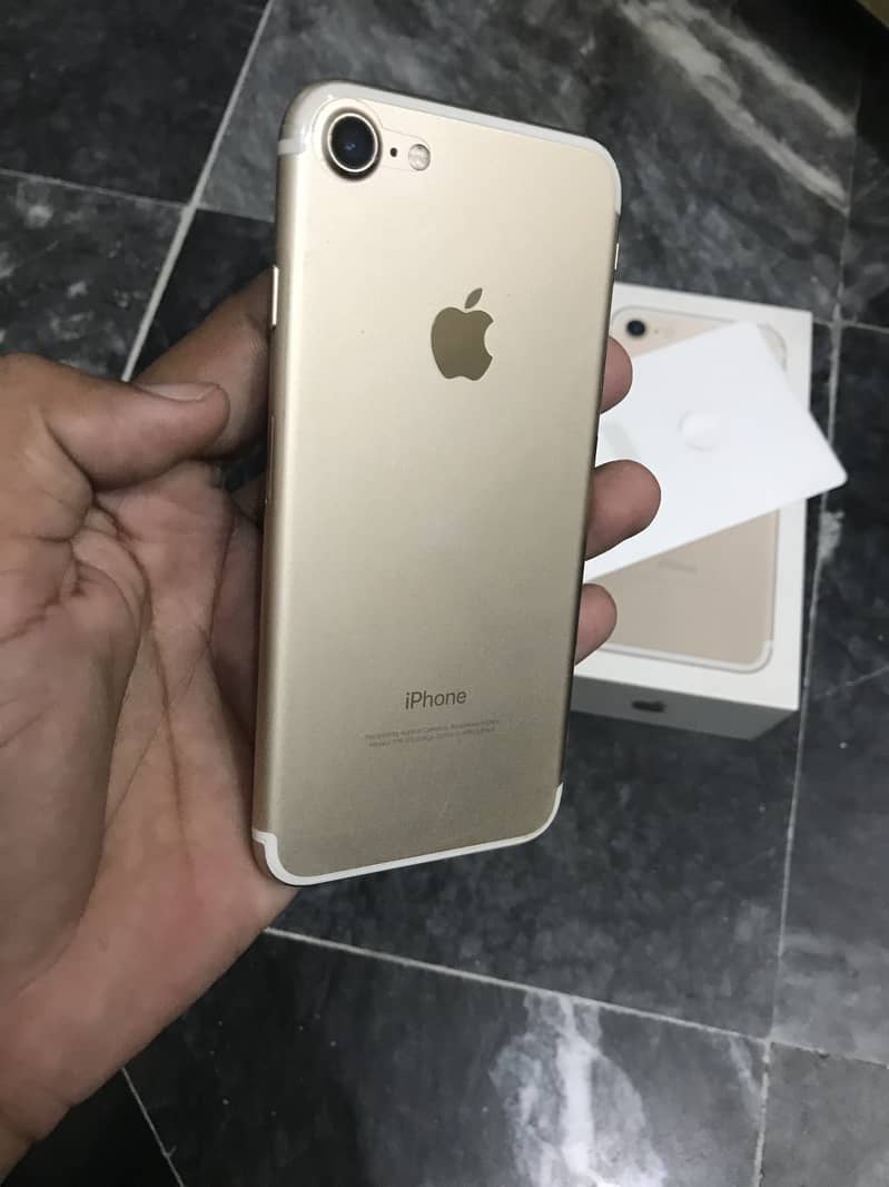 Apple iPhone 7 4