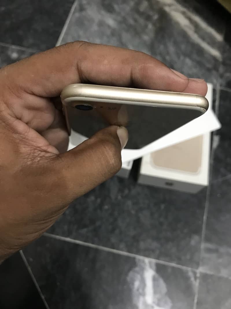 Apple iPhone 7 5