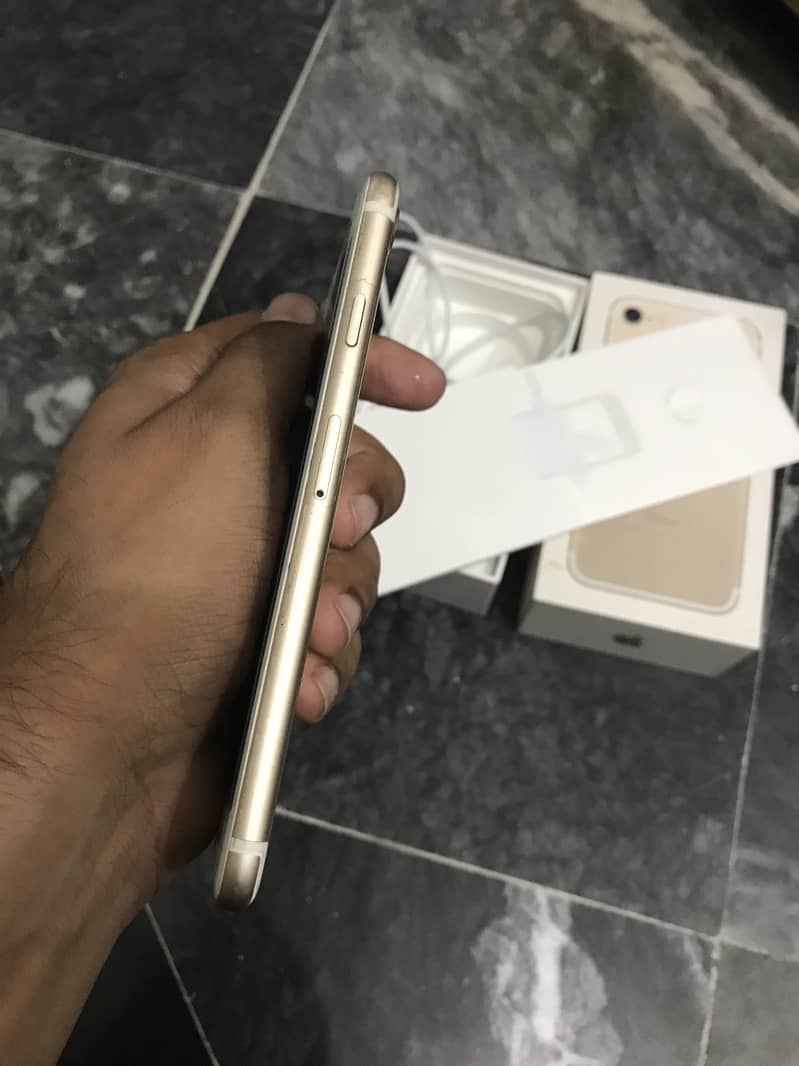 Apple iPhone 7 6