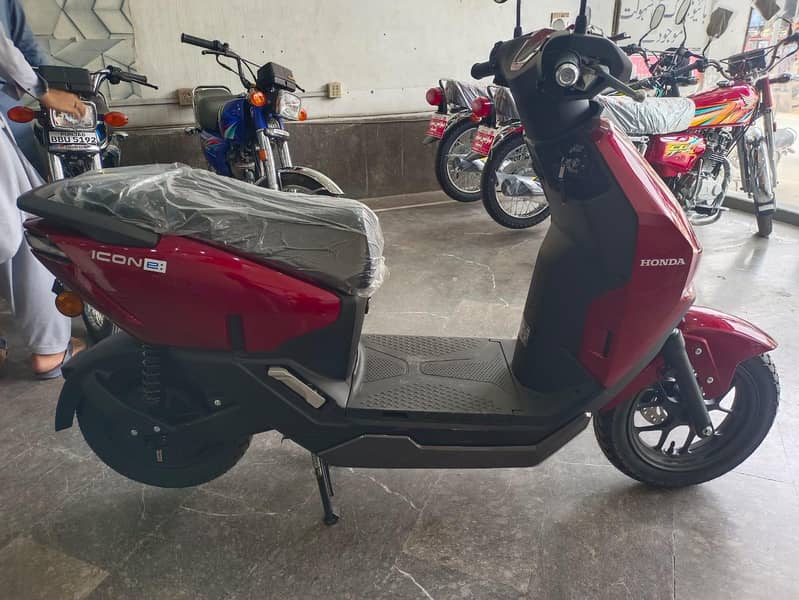 Honda Icon e 1