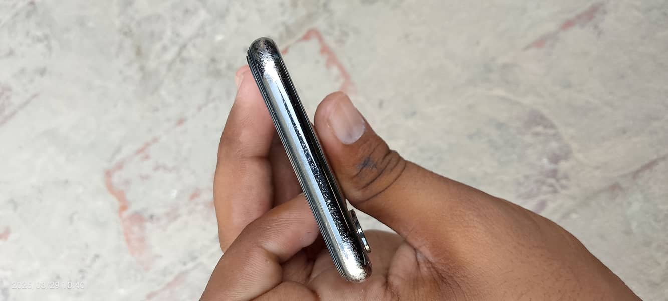 Apple iPhone X 0