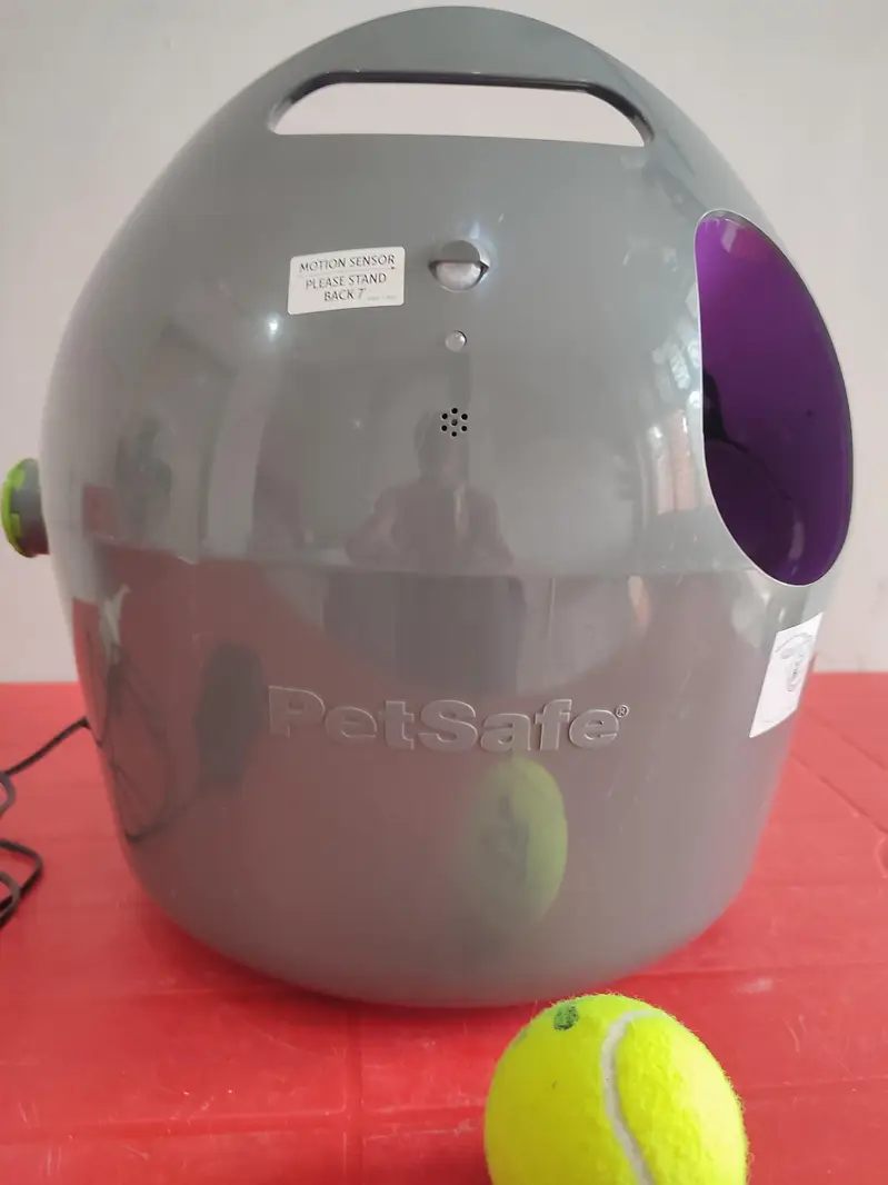 Petsafe Pet Training/ Dog Ball Thrower Machine — photo 3