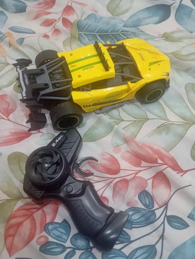 Yellow Pioneer Dream RC Car with Remote – As-Is (غیر ٹیسٹ شدہ)