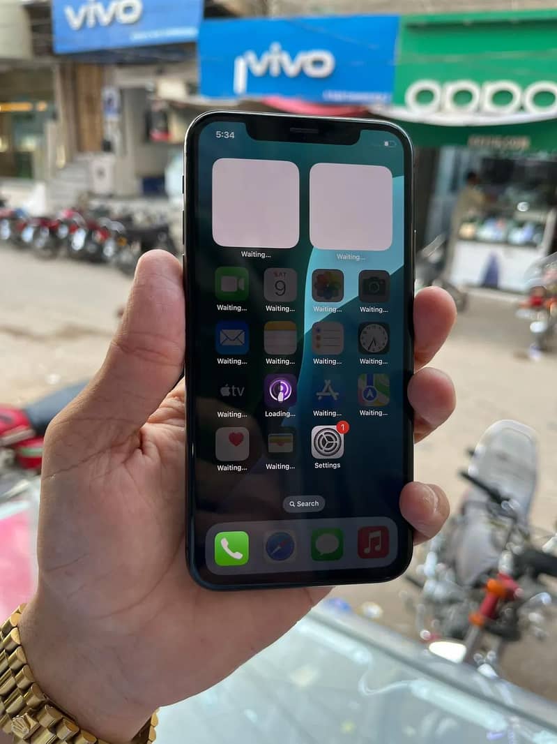 Apple iPhone XS 1