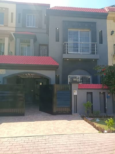 Owner Build Used House On Main Boulevard For Sale