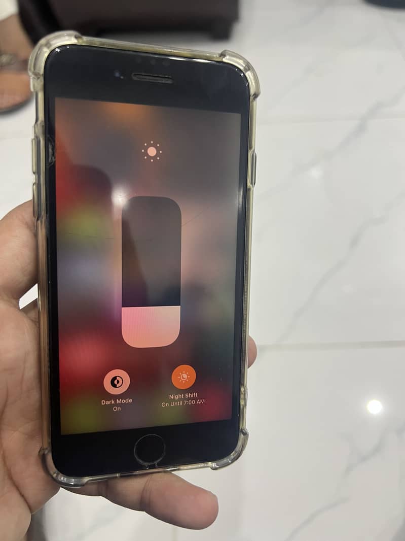 Apple iPhone 8 1