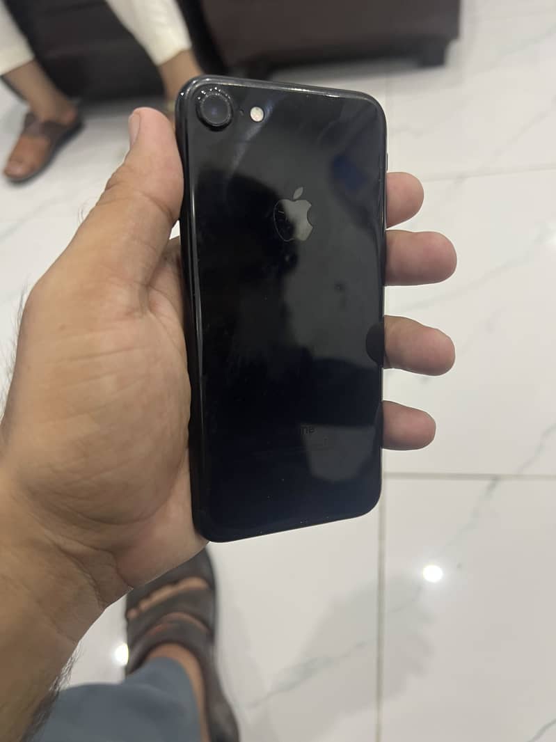 Apple iPhone 8 3