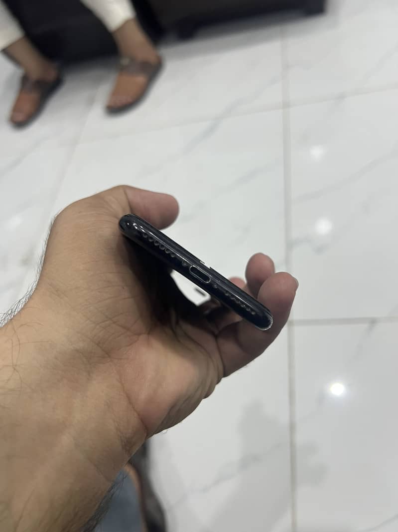 Apple iPhone 8 6
