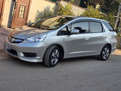 Honda Fit Shuttle Hybrid 2012