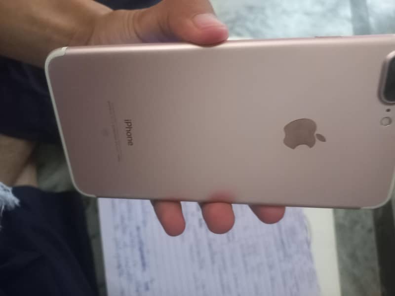 Apple iPhone 7 Plus 0