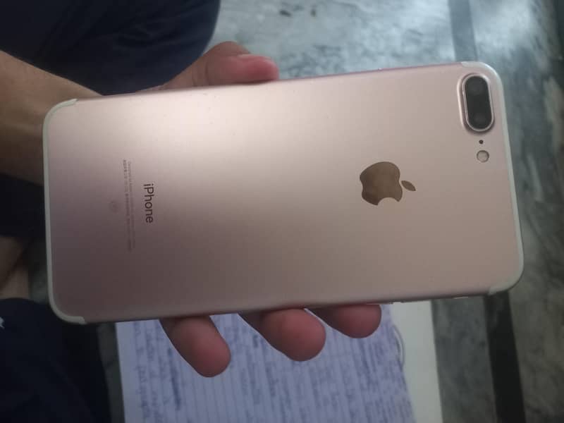 Apple iPhone 7 Plus 2