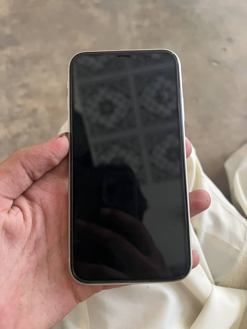 Apple iPhone 11 8