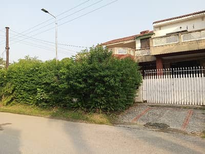 I-8 Near Kachnar Park Triple Storey With Extra Land For Sale.