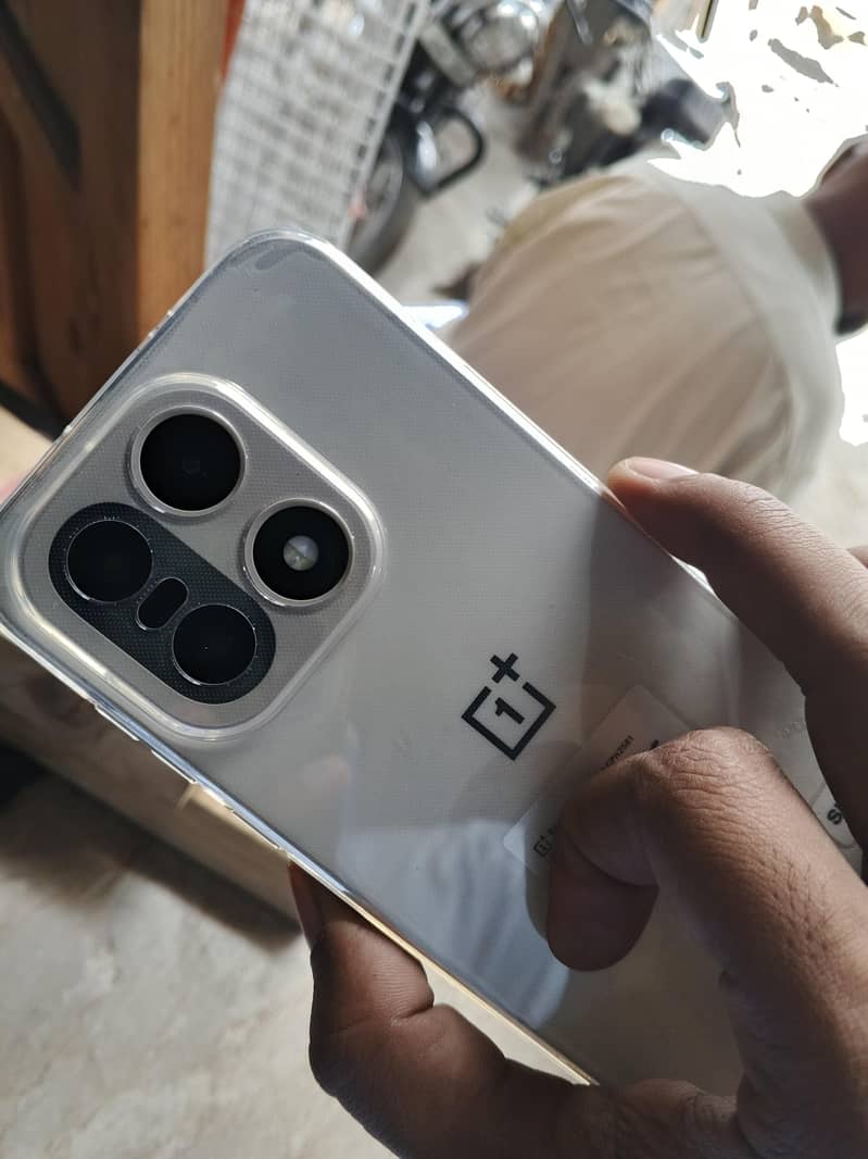 OnePlus 15 2