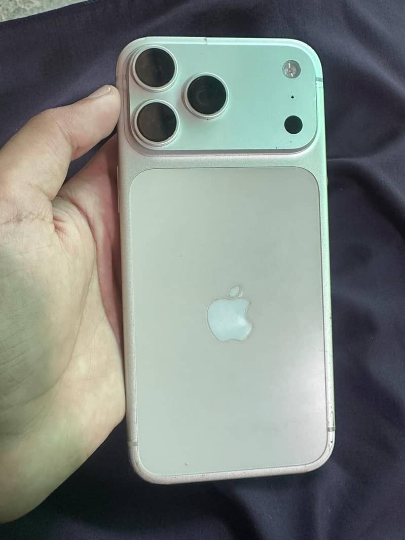 Apple iPhone 17 Pro Max 1