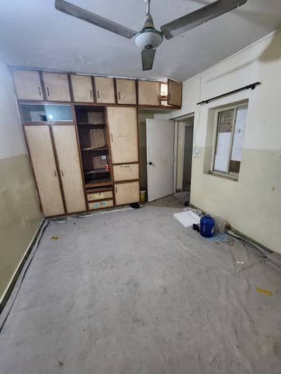 2nd floor Room available in G10/1 for Male