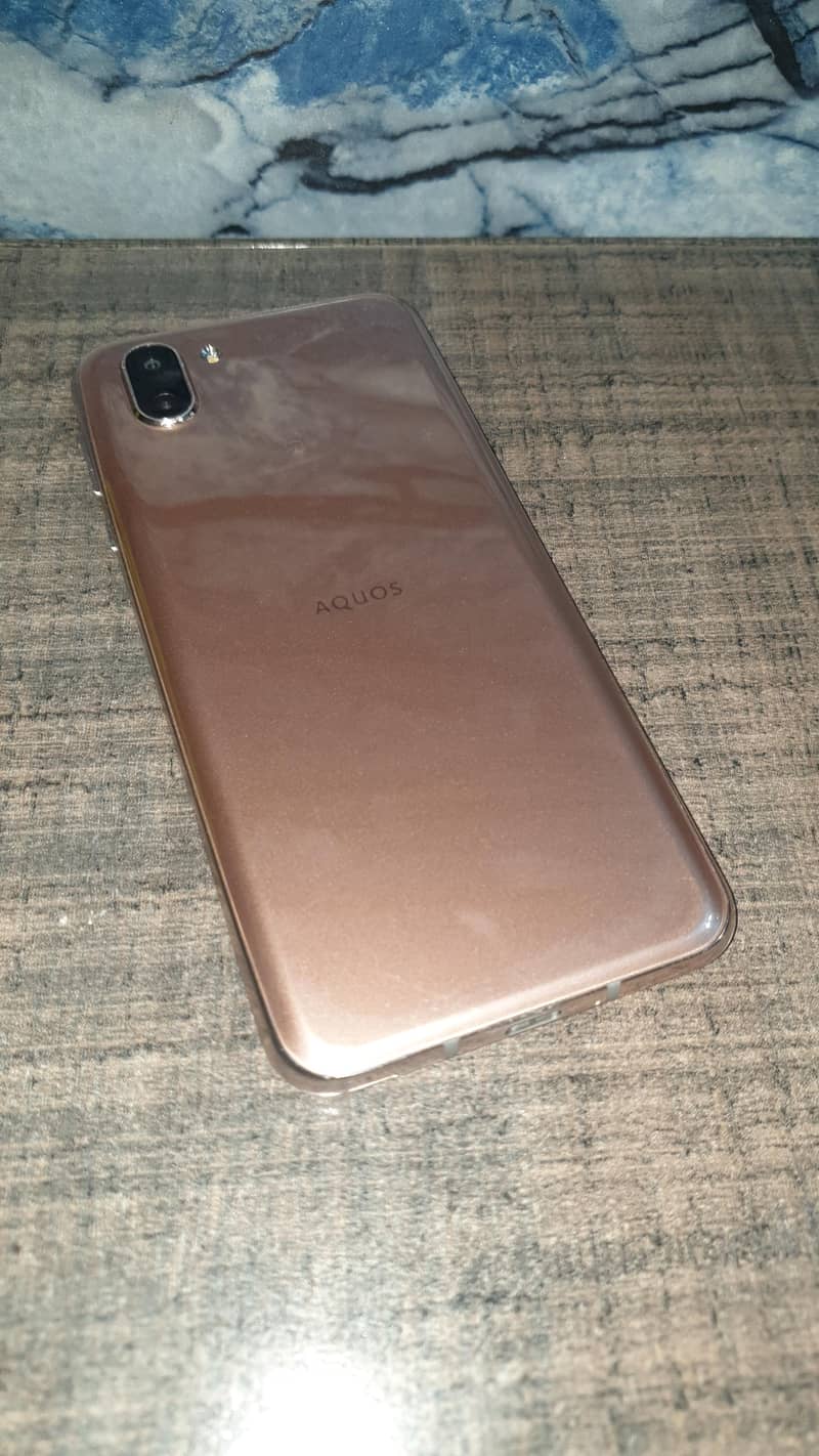 Sharp Aquos R2 1