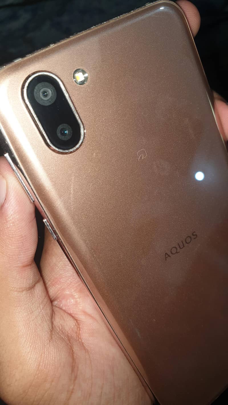 Sharp Aquos R2 2