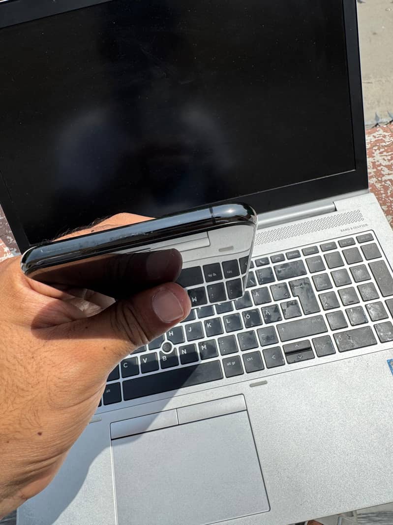 Apple iPhone 11 Pro Max 0