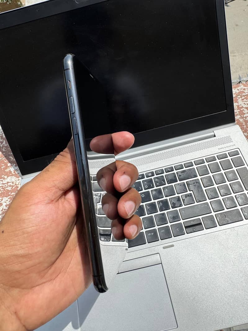 Apple iPhone 11 Pro Max 5