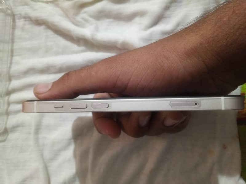 Apple iPhone 13 3