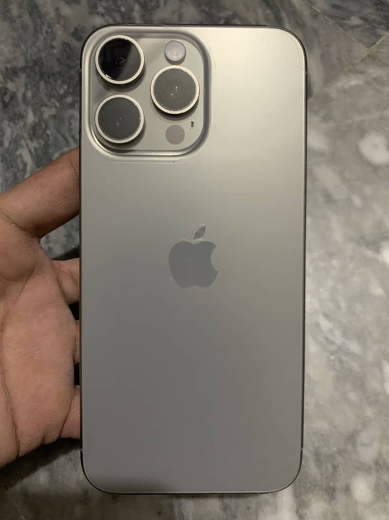 Apple iPhone 15 Pro Max 1