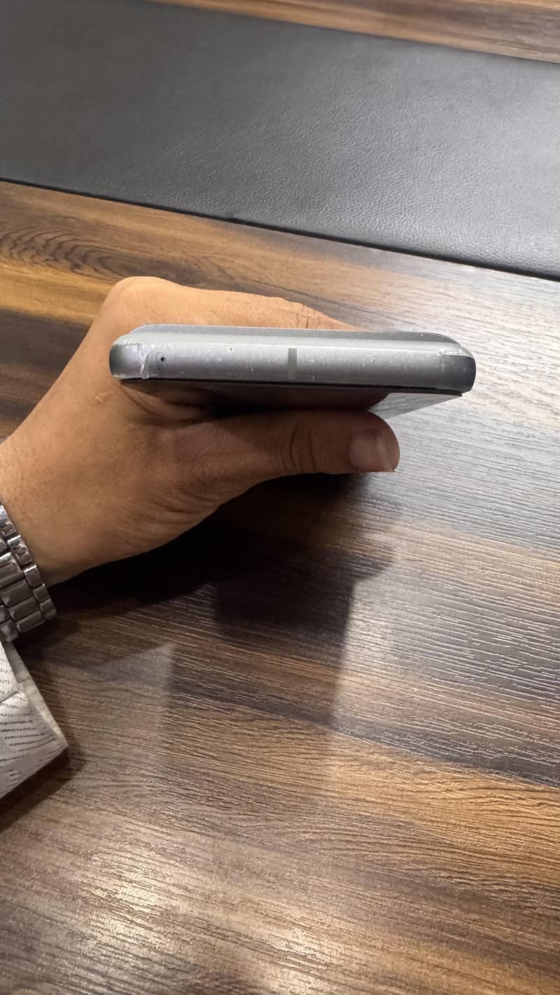 Google Pixel 8 5