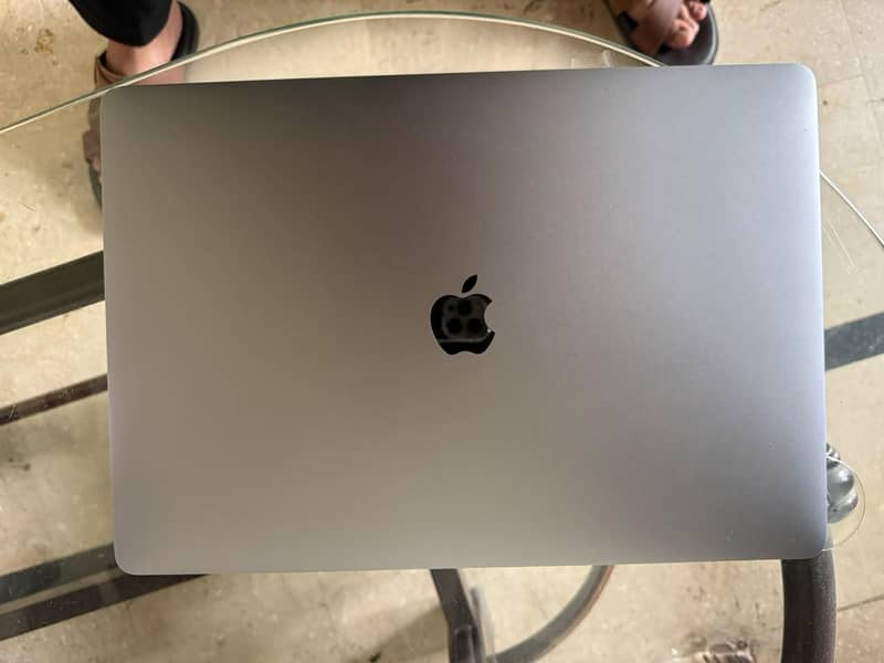 MacBook pro 0
